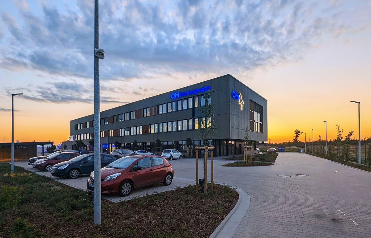 Om Medien technische Gebäudeausrüstung
